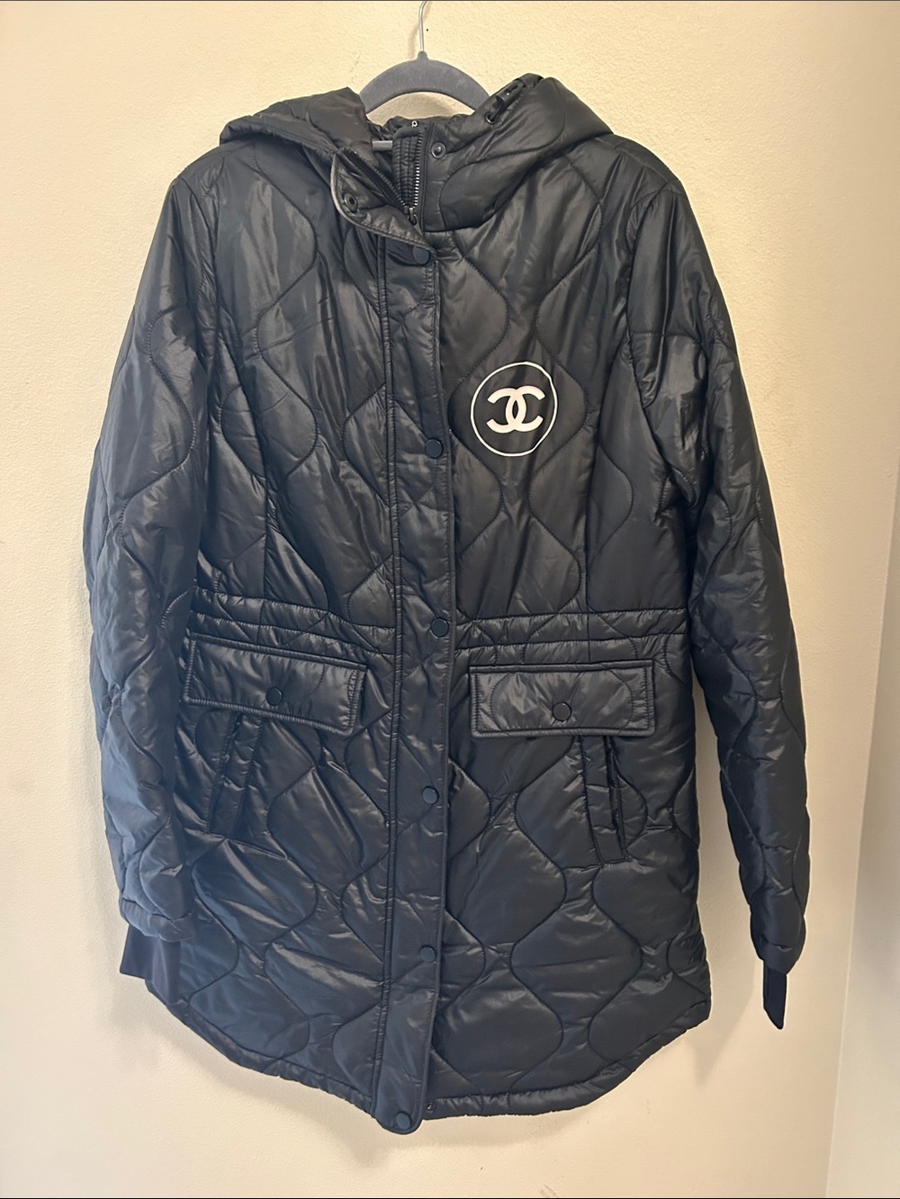FASHION Quilted Hooded Puffer Coat with white fashion logo on front and back